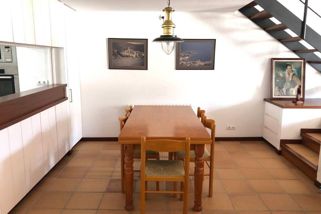 Roques - Casa En Primera Linea De Mar En Кадакес Екстериор снимка