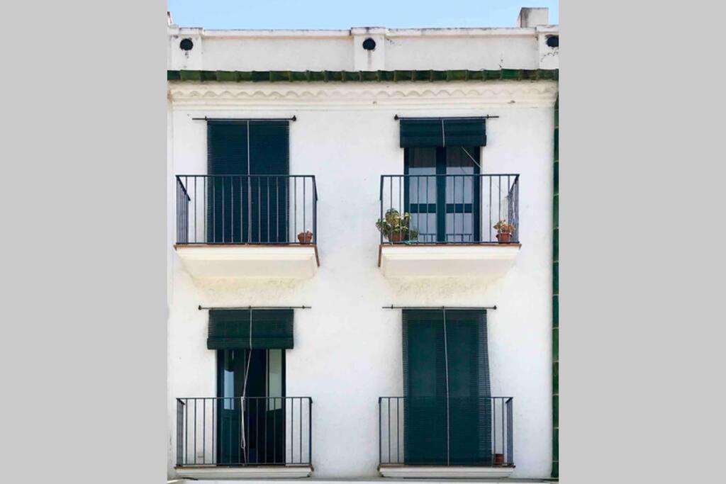Roques - Casa En Primera Linea De Mar En Кадакес Екстериор снимка