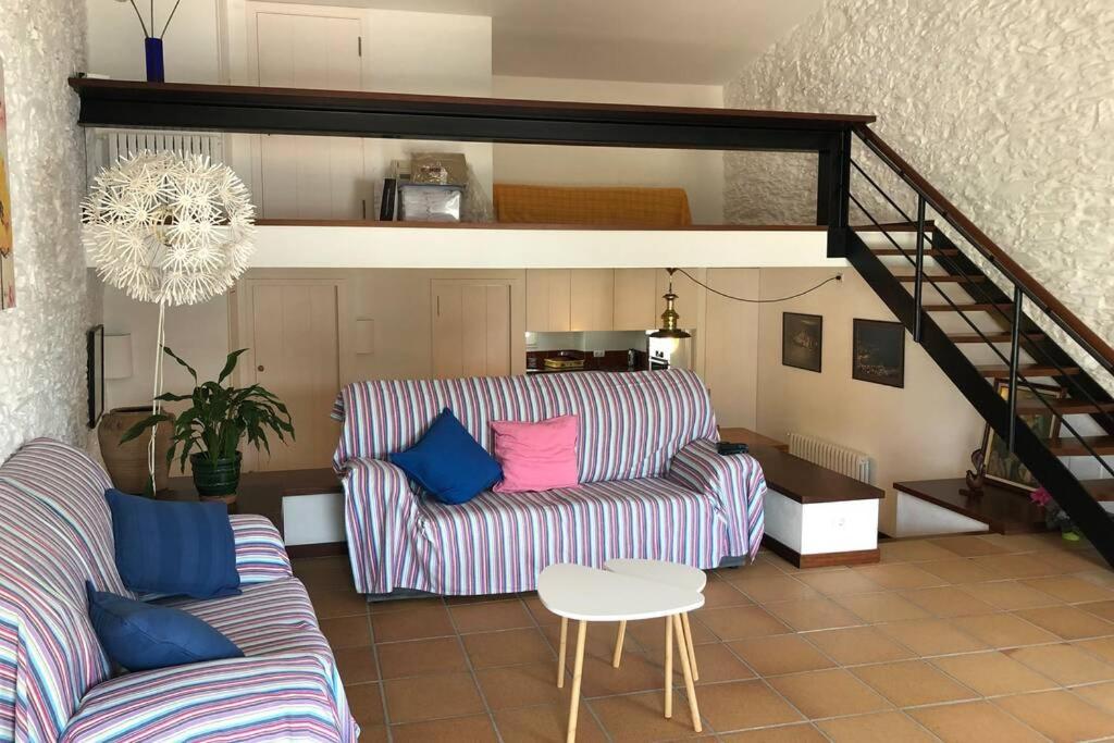 Roques - Casa En Primera Linea De Mar En Кадакес Екстериор снимка